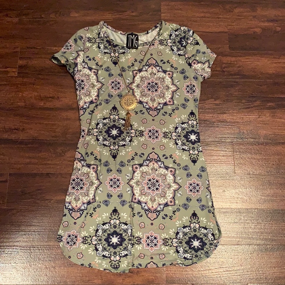 Dress With Necklace